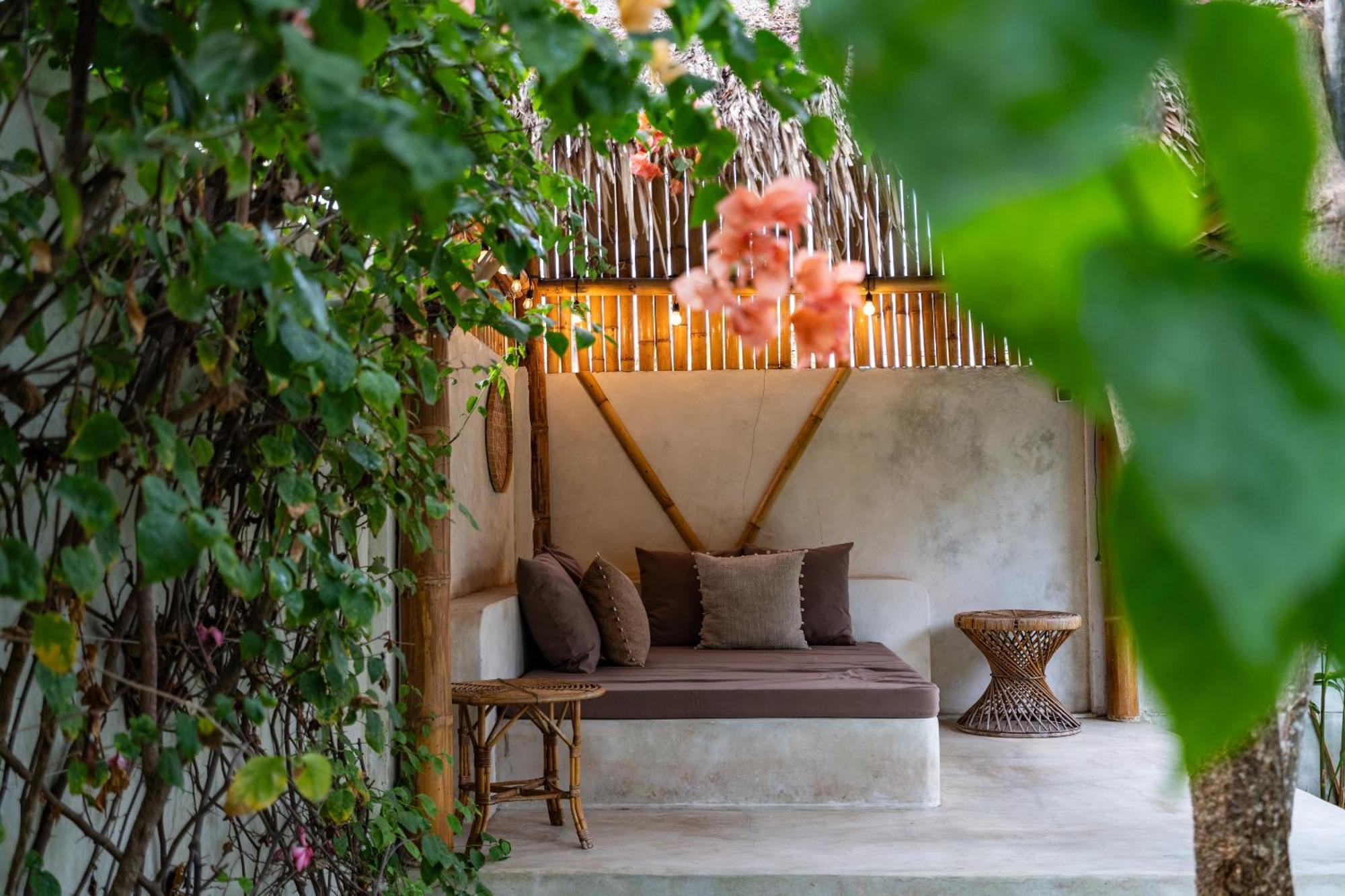 Villa Burung Gili Air Authentic 3-Bedroom Bamboo Villa With Private Pool Exteriör bild